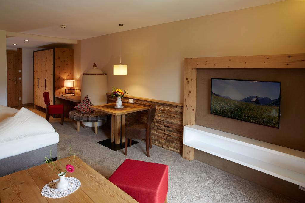 Almhotel Told